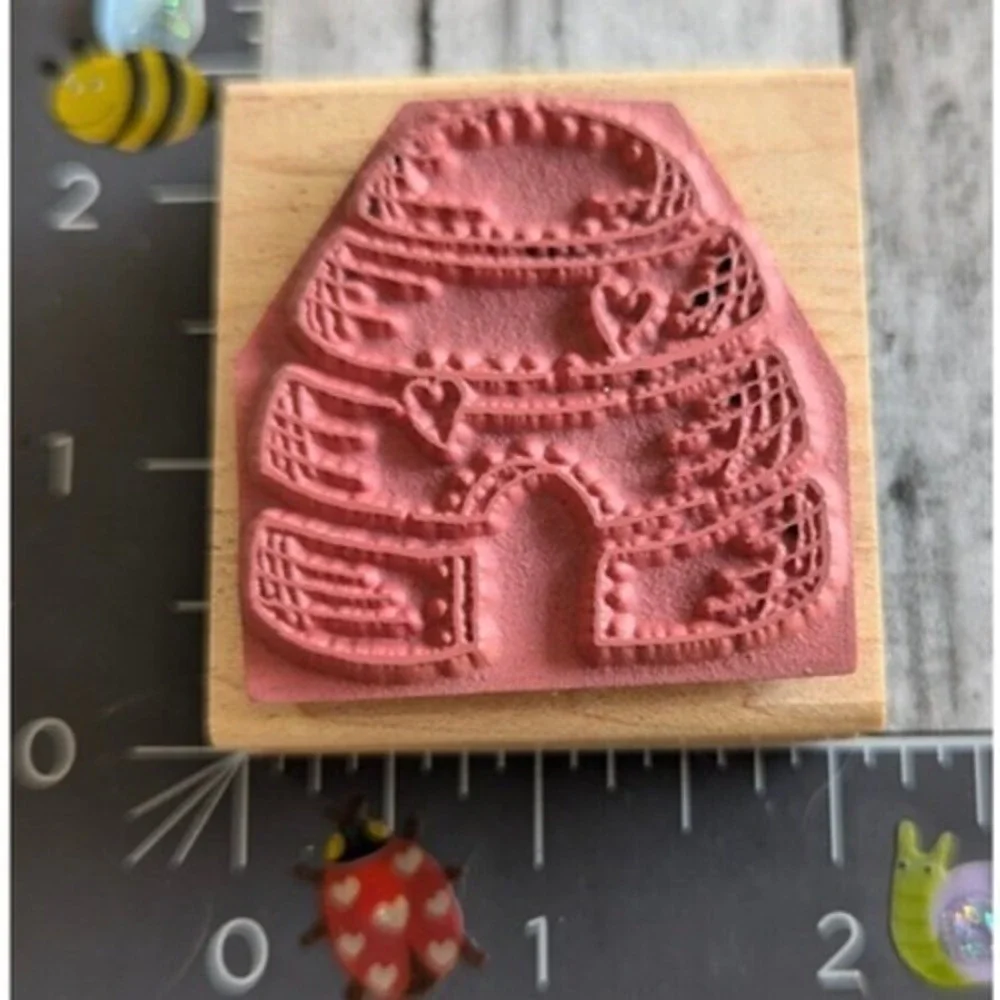 JRL Design Bee Hive Hearts Rubber Stamp Wood #E63